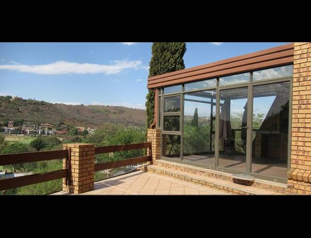 4 BEDROOM HOUSE FOR SALE IN GLENVISTA